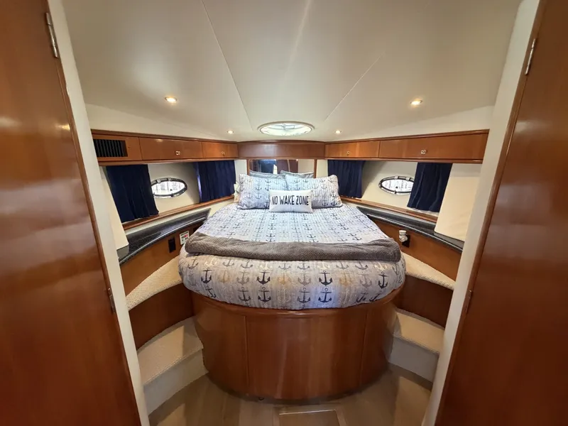 Slide: The Image of Carver Yachts 396 Motor Yacht 2000 - 7938060