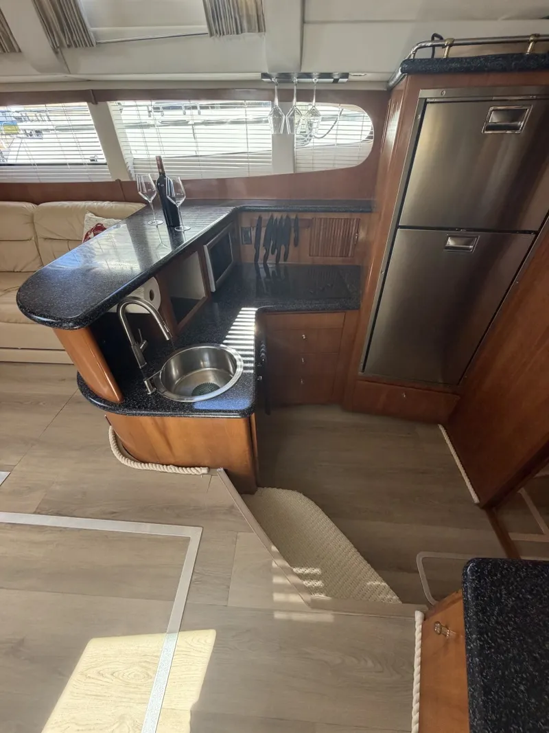 Slide: The Image of Carver Yachts 396 Motor Yacht 2000 - 7938054