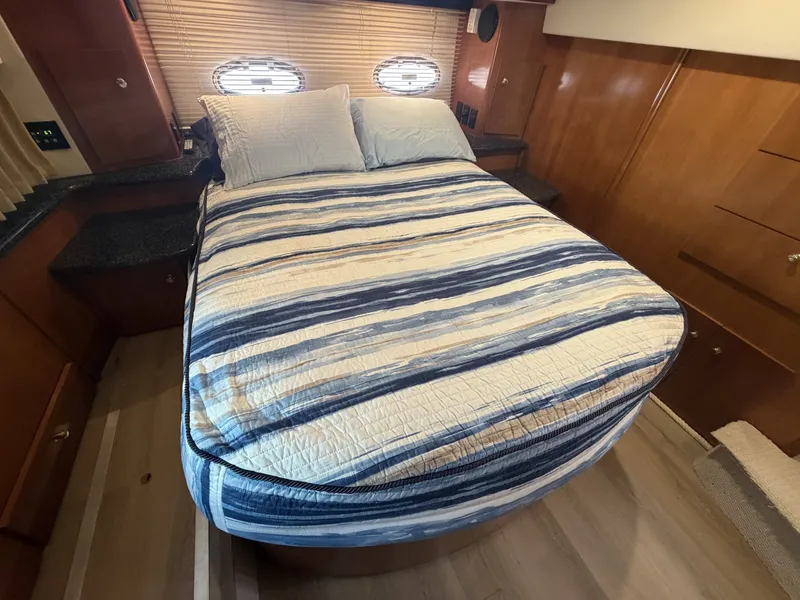 Slide: The Image of Carver Yachts 396 Motor Yacht 2000 - 7938067