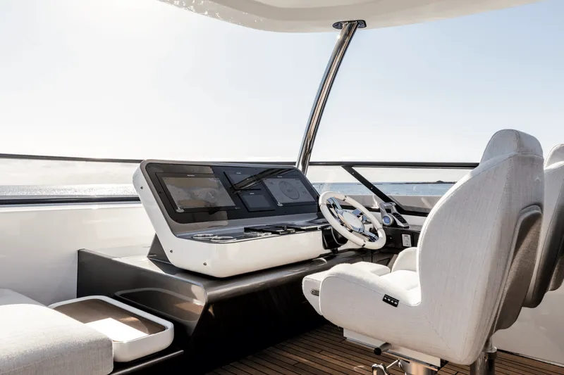 Slide: The Image of Azimut Grande 26M 2027 - 7938364