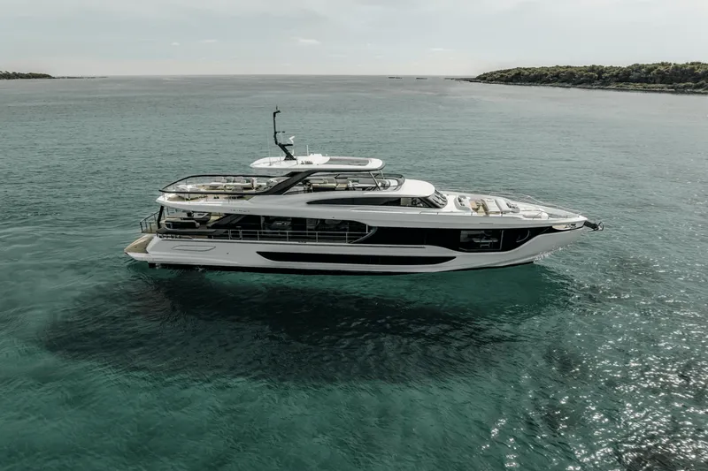 Slide: The Image of Azimut Grande 26M 2027 - 7938358