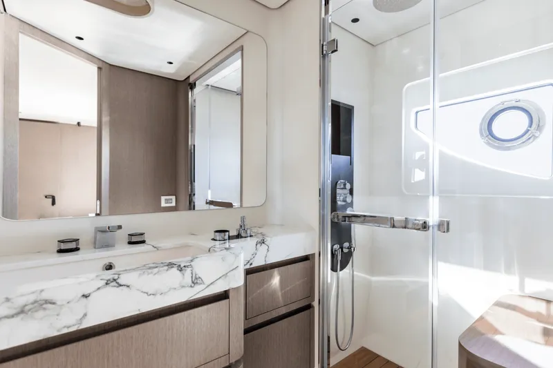 Slide: The Image of Azimut Grande 26M 2027 - 7938383