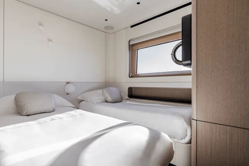 Slide: The Image of Azimut Grande 26M 2027 - 7938391