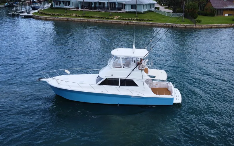 The Image of Riviera 43  Convertible 2001 - 8052562