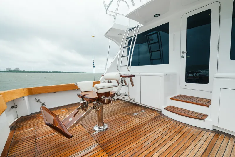 Slide: The Image of Hatteras 60 Convertible 2005 - 8053243