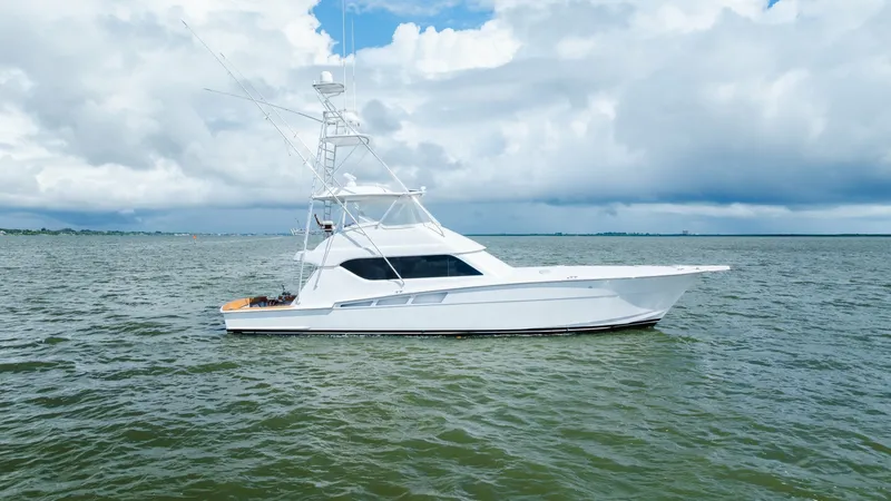 The Image of Hatteras 60 Convertible 2005 - 8053227