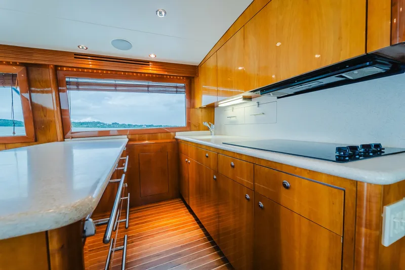 Slide: The Image of Hatteras 60 Convertible 2005 - 8053232