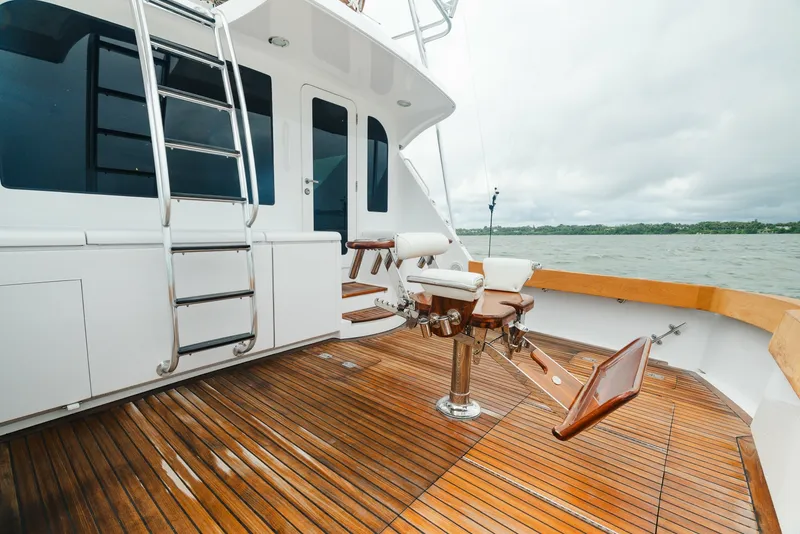 Slide: The Image of Hatteras 60 Convertible 2005 - 8053245