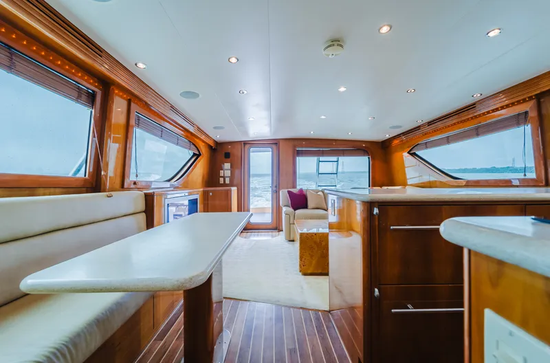 Slide: The Image of Hatteras 60 Convertible 2005 - 8053228