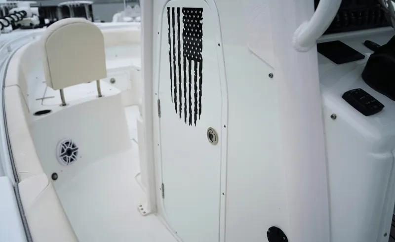 Slide: The Image of Sea Hunt Gamefish 27FS 2025 - 7949471