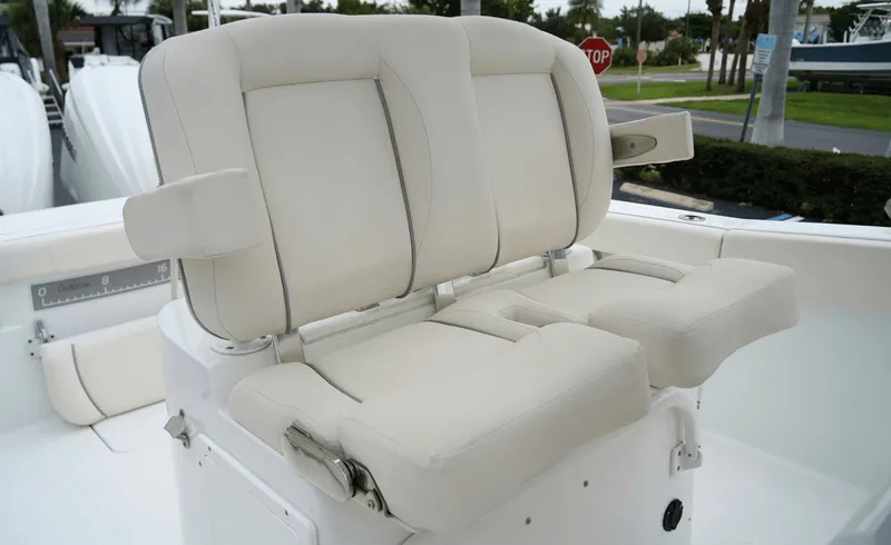 Slide: The Image of Sea Hunt Gamefish 27FS 2025 - 7949457