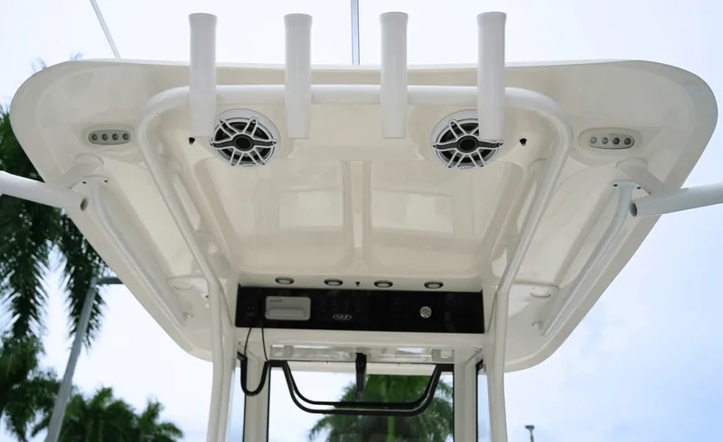 Slide: The Image of Sea Hunt Gamefish 27FS 2025 - 7949441