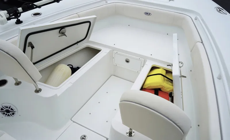 Slide: The Image of Sea Hunt Gamefish 27FS 2025 - 7949464