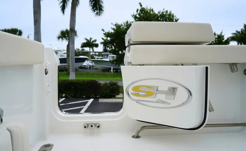 Slide: The Image of Sea Hunt Gamefish 27FS 2025 - 7949444
