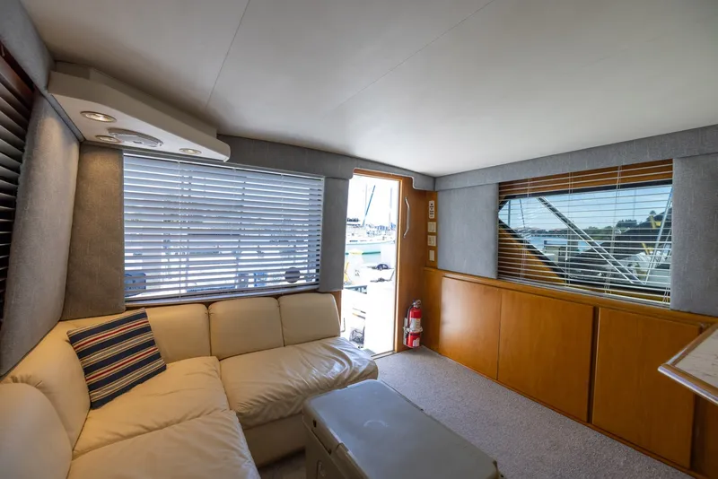 Slide: The Image of Hatteras 43 Convertible 1995 - 7951593