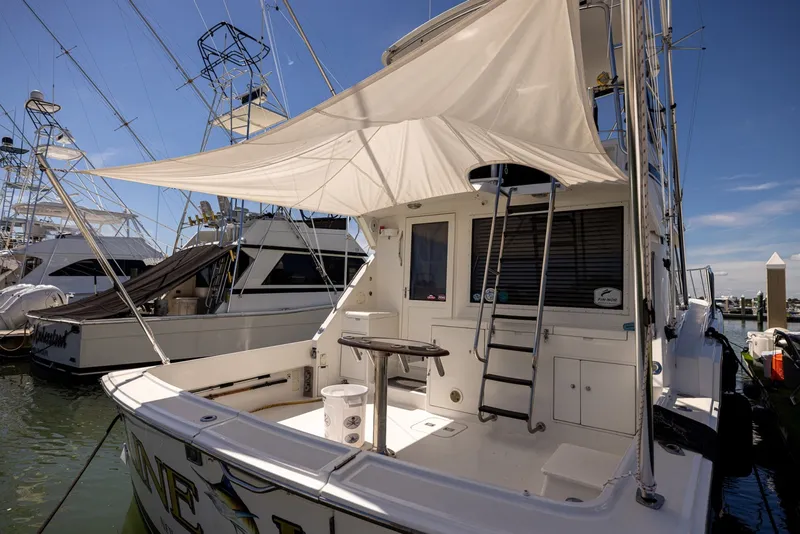 Slide: The Image of Hatteras 43 Convertible 1995 - 7951618
