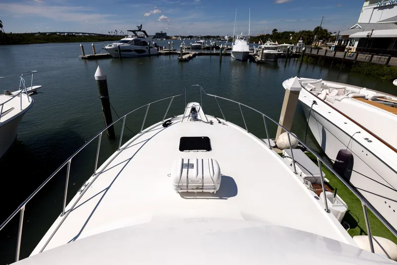 Slide: The Image of Hatteras 43 Convertible 1995 - 7951582