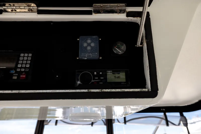 Slide: The Image of Hatteras 43 Convertible 1995 - 7951578