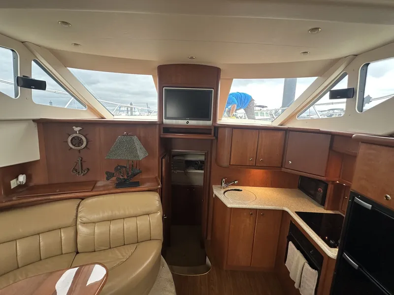 Slide: The Image of Silverton 43 Motor Yacht 2005 - 7953168