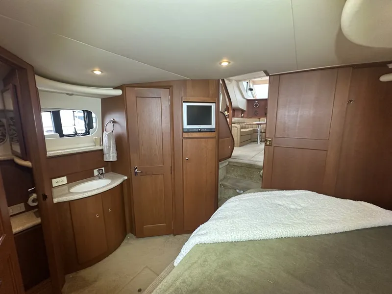 Slide: The Image of Silverton 43 Motor Yacht 2005 - 7953175