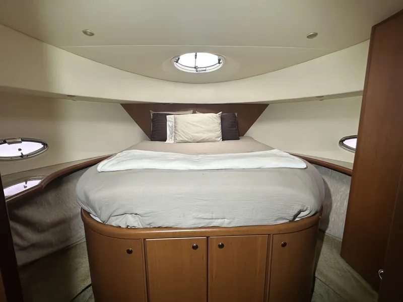 Slide: The Image of Silverton 43 Motor Yacht 2005 - 7953176
