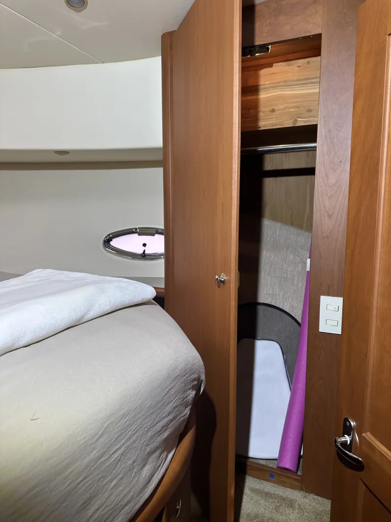 Slide: The Image of Silverton 43 Motor Yacht 2005 - 7953181