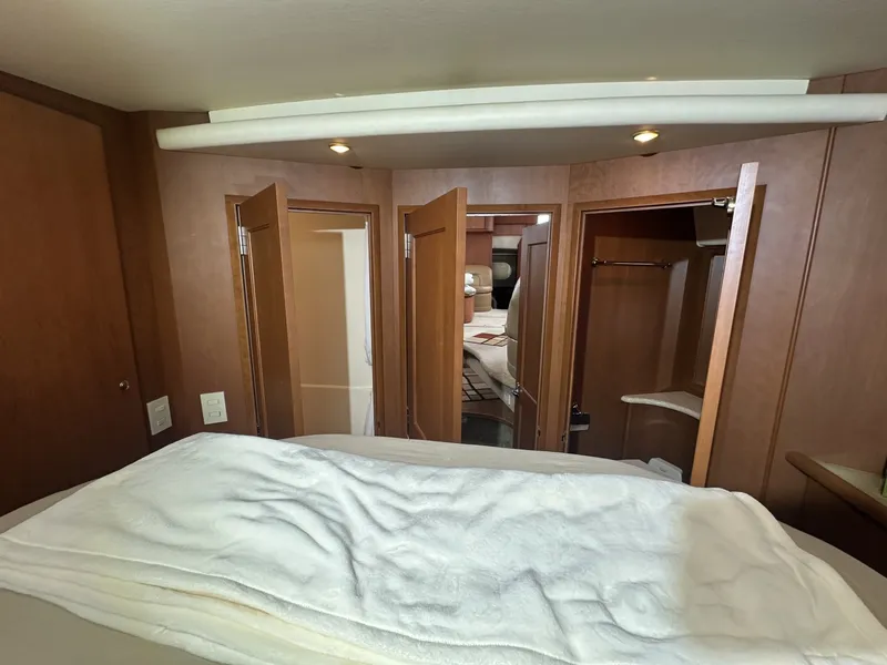 Slide: The Image of Silverton 43 Motor Yacht 2005 - 7953186