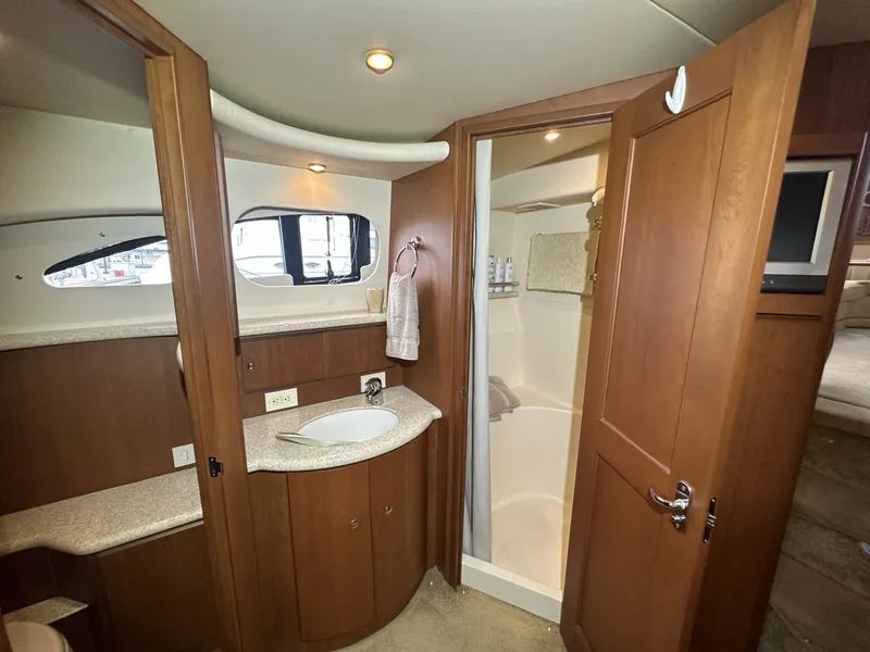 Slide: The Image of Silverton 43 Motor Yacht 2005 - 7953173