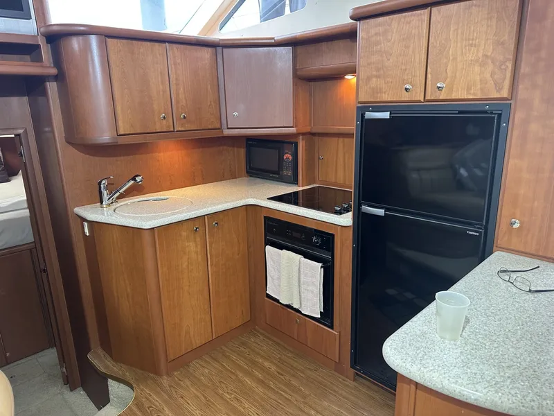 Slide: The Image of Silverton 43 Motor Yacht 2005 - 7953188