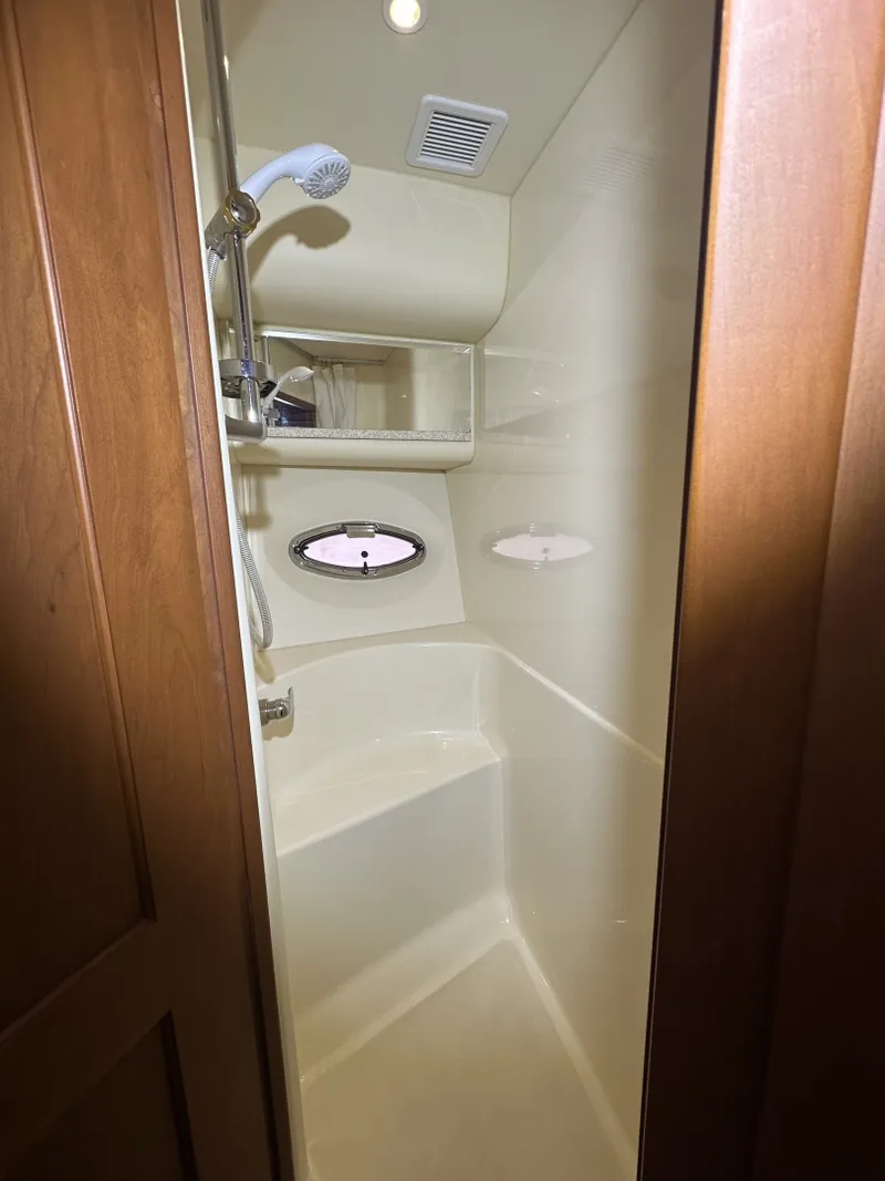 Slide: The Image of Silverton 43 Motor Yacht 2005 - 7953185