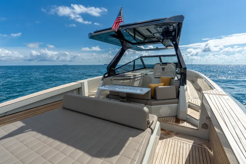 Slide: The Image of Evo Marine R4 2023 - 8064523