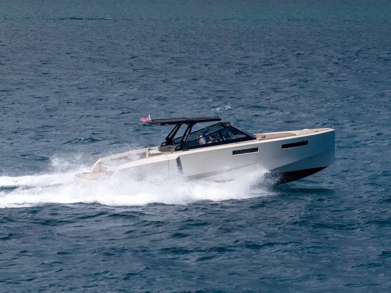 Slide: The Image of Evo Marine R4 2023 - 8064503