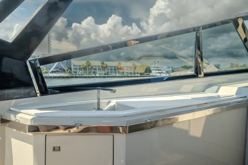 Slide: The Image of Evo Marine R4 2023 - 8064532