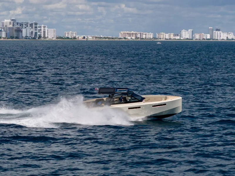 Slide: The Image of Evo Marine R4 2023 - 8064501