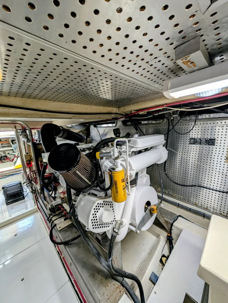 Slide: The Image of Offshore 54 Pilothouse 1998 - 8140284