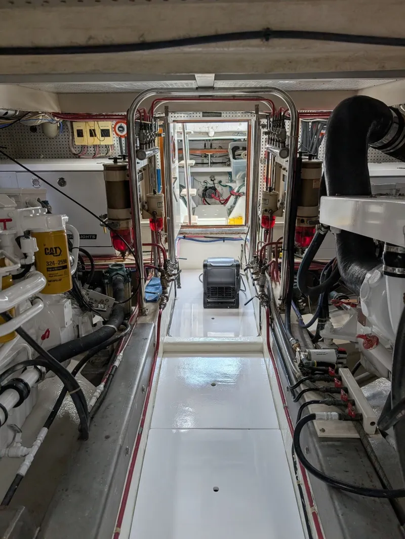 Slide: The Image of Offshore 54 Pilothouse 1998 - 8140282