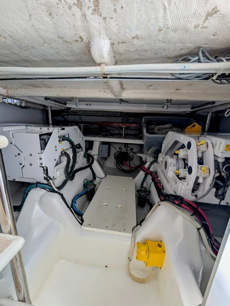 Slide: The Image of Offshore 54 Pilothouse 1998 - 8140285