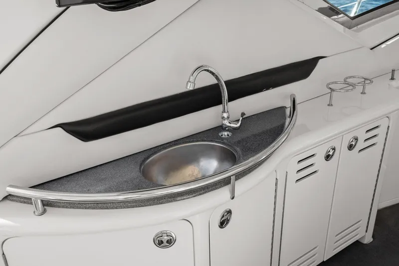 Slide: The Image of Sea Ray 420 Sundancer 2005 - 7953609