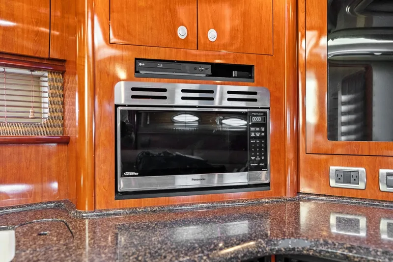 Slide: The Image of Sea Ray 420 Sundancer 2005 - 7953593