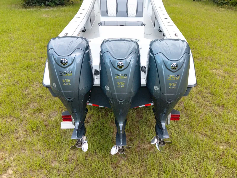 Slide: The Image of Yellowfin 36 Offshore 2026 - 7953736