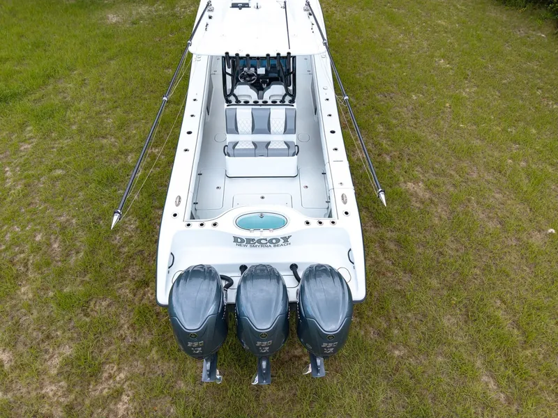 Slide: The Image of Yellowfin 36 Offshore 2026 - 7953738