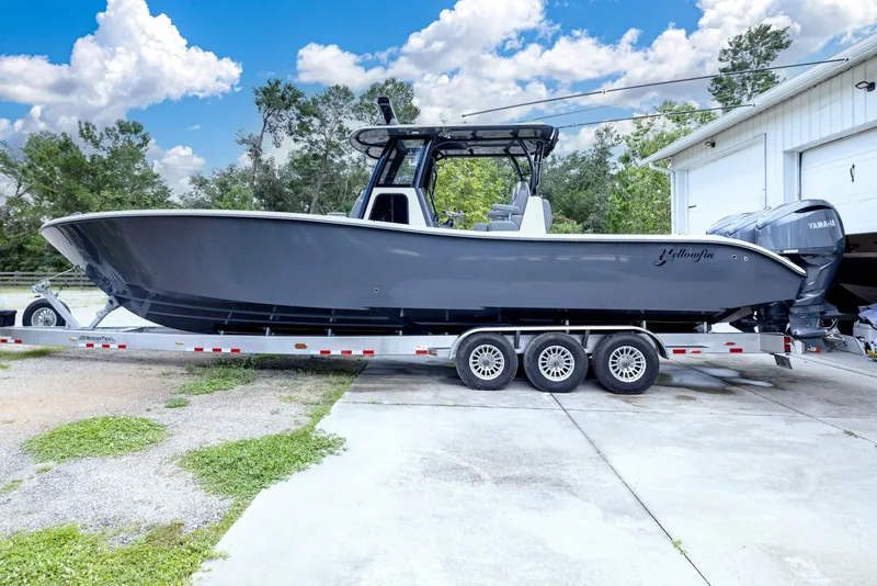 Slide: The Image of Yellowfin 36 Offshore 2026 - 7953743
