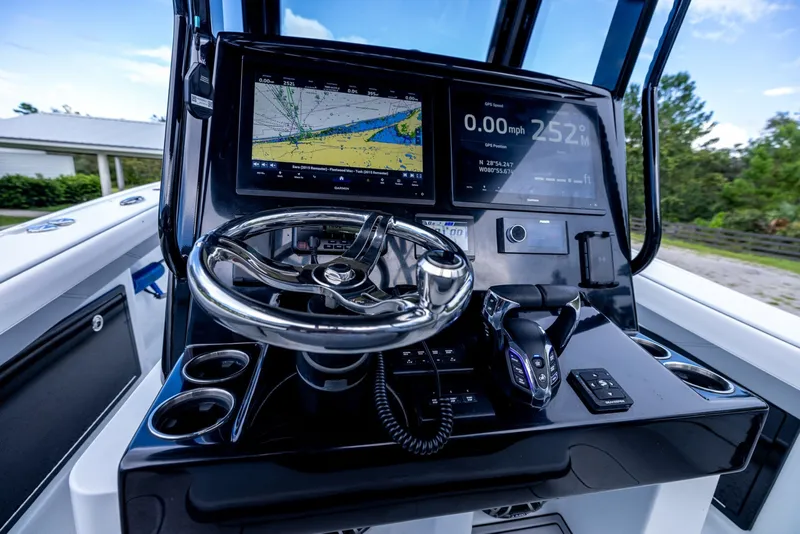 Slide: The Image of Yellowfin 36 Offshore 2026 - 7953746