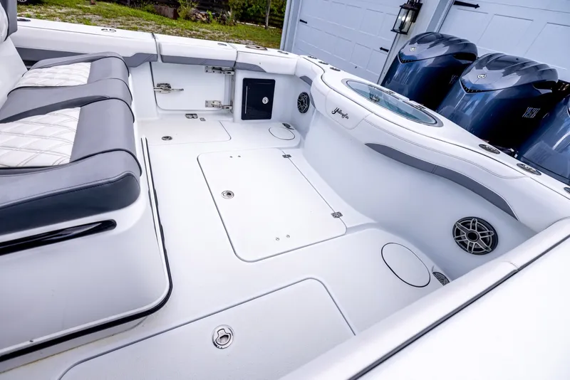 Slide: The Image of Yellowfin 36 Offshore 2026 - 7953777