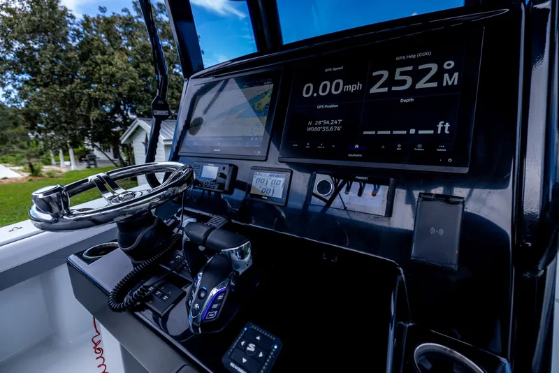Slide: The Image of Yellowfin 36 Offshore 2026 - 7953747