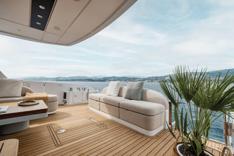Slide: The Image of Azimut Fly 62 2027 - 7953934