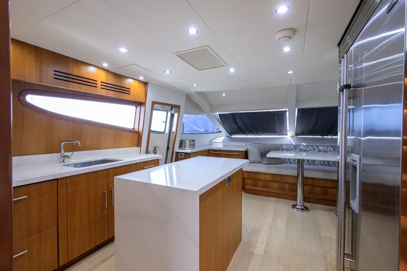 Slide: The Image of Hatteras 80 Motor Yacht 2013 - 7954185