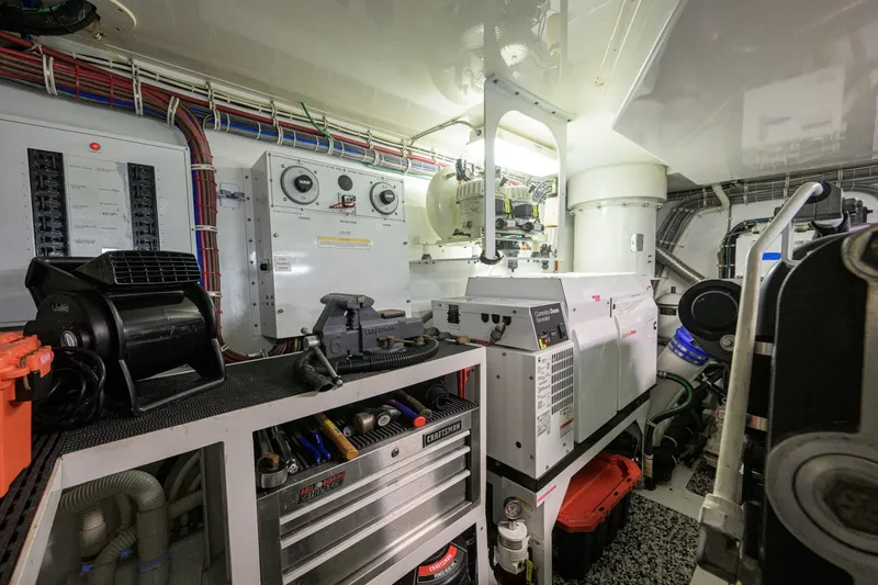 Slide: The Image of Hatteras 80 Motor Yacht 2013 - 7954310