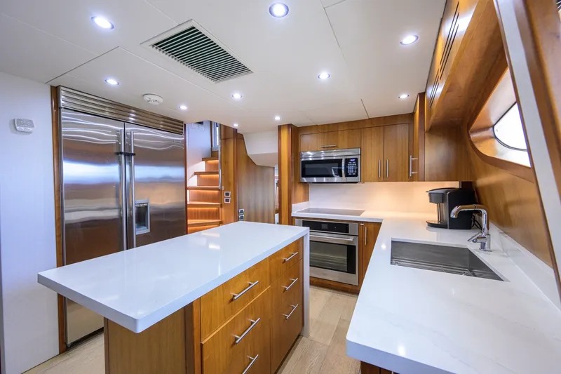 Slide: The Image of Hatteras 80 Motor Yacht 2013 - 7954189