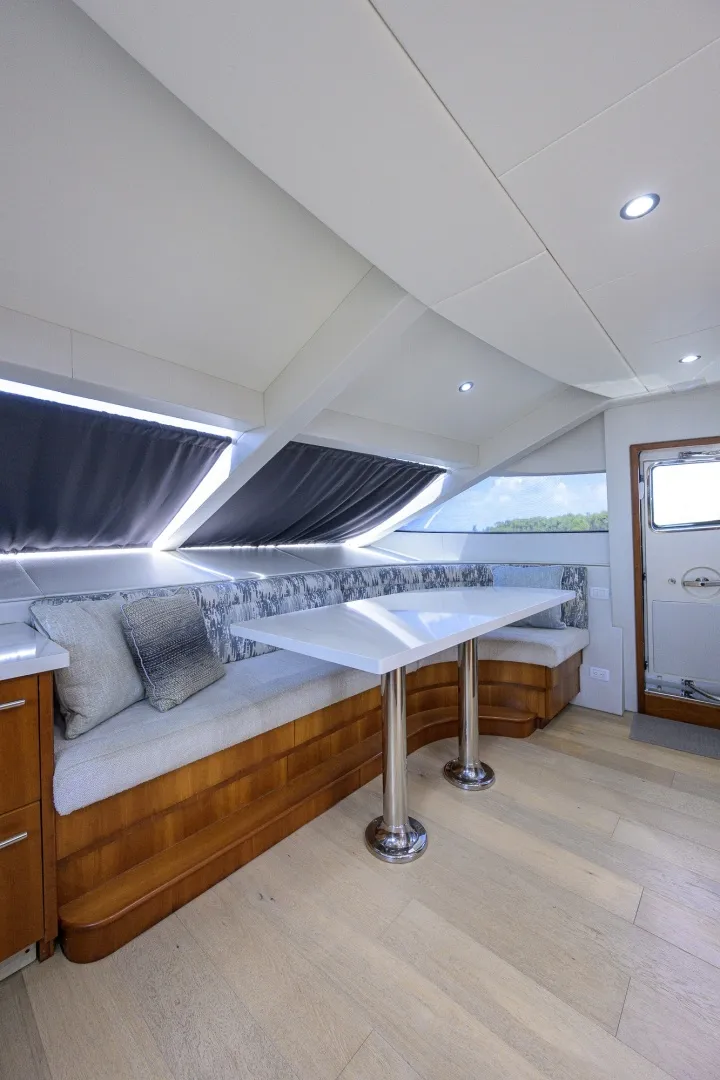 Slide: The Image of Hatteras 80 Motor Yacht 2013 - 7954174